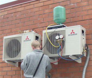 De airconditioner vullen met freon