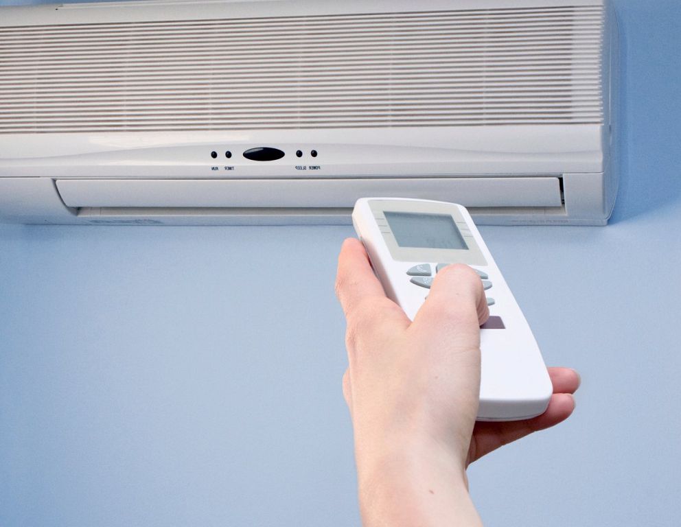 Hoe de afstandsbediening van de airconditioner te gebruiken en problemen met het gebruik ervan op te lossen?