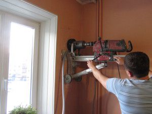 instalación de una válvula de entrada de pared