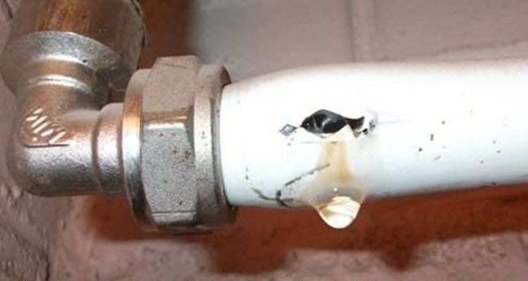 Leaking in a plastic pipe