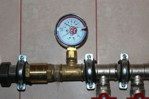 Heating system pressure gauge